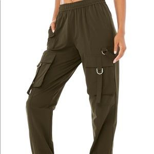 Alo Yoga City Wise Cargo Pant Olive Small